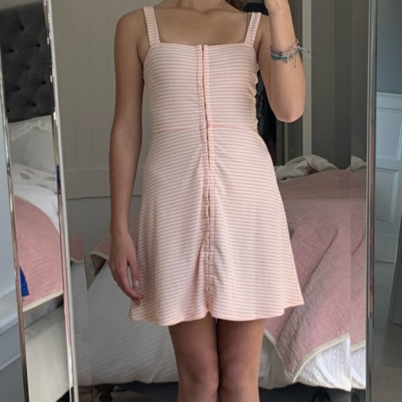 Dress - Picture 2 of 4